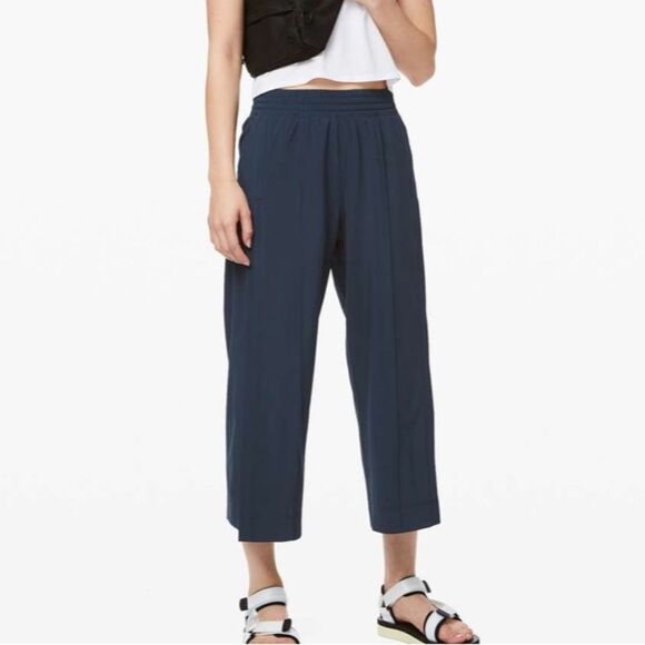 Lululemon Wanderer Culotte True Navy 12 - Picture 6 of 10
